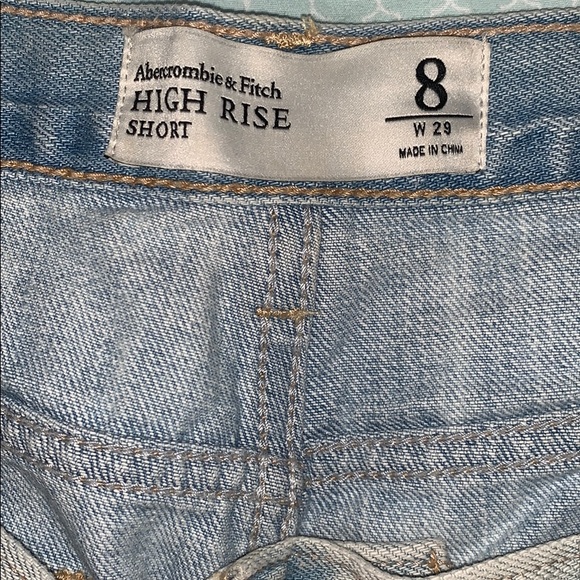 Abercrombie & Fitch - high rise jean short - Picture 3 of 5